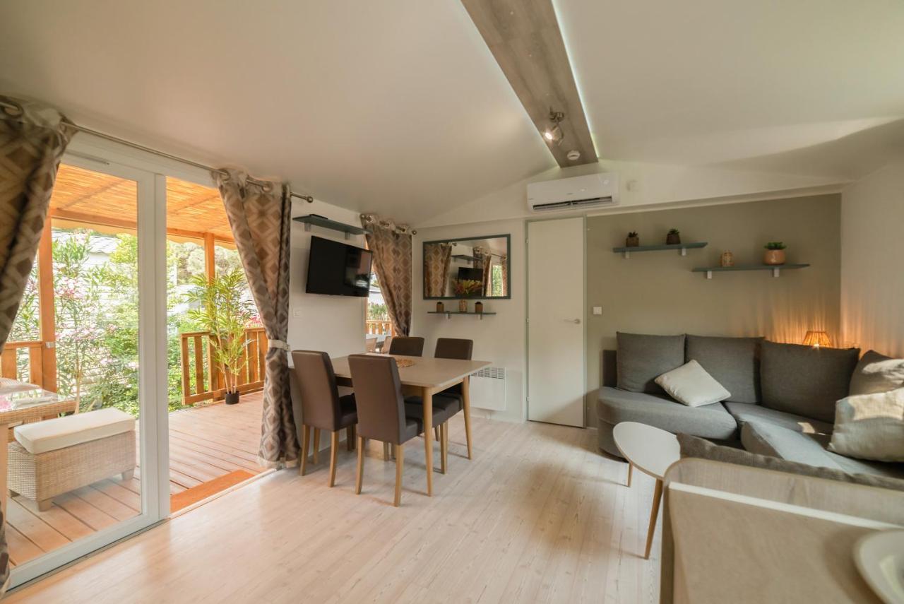Mobil Home Les Pieds Dans L'Eau Canet-en-Roussillon Zewnętrze zdjęcie